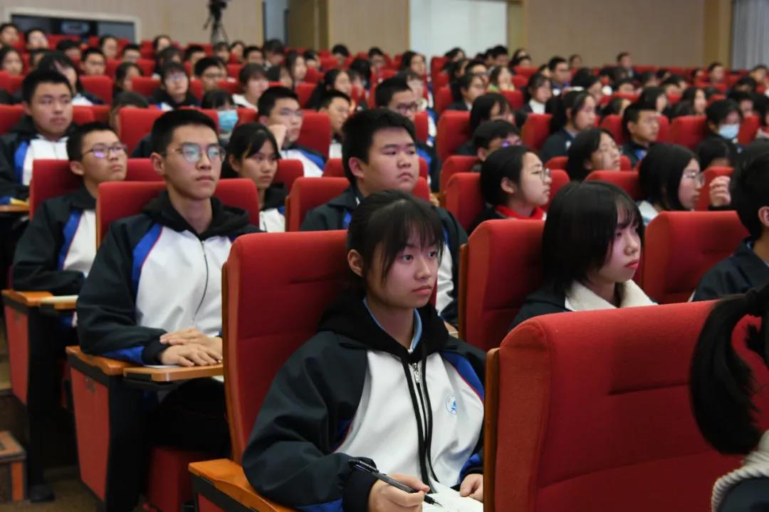 担复兴大任做时代新人丨华阳中学第十五届科研课改活动月校长讲堂