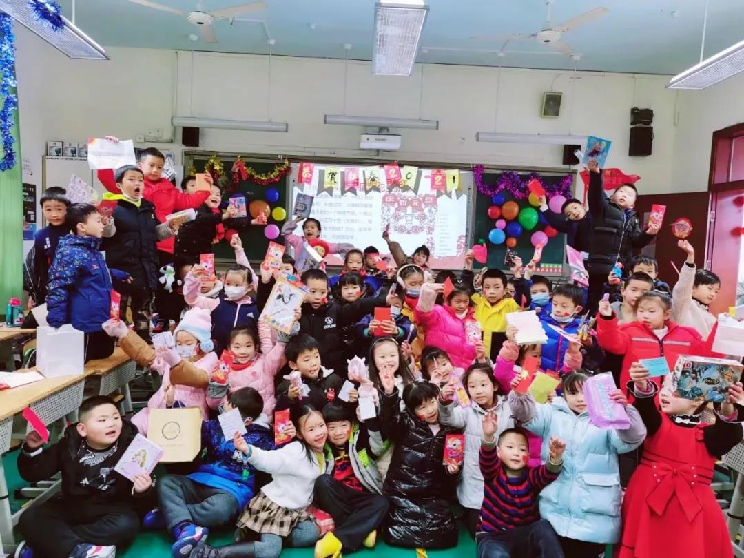 成都高新区中和小学丨匠心筑梦·牛气冲天