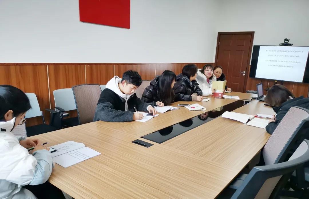 成都天府新区华阳小学小课题系列研讨活动