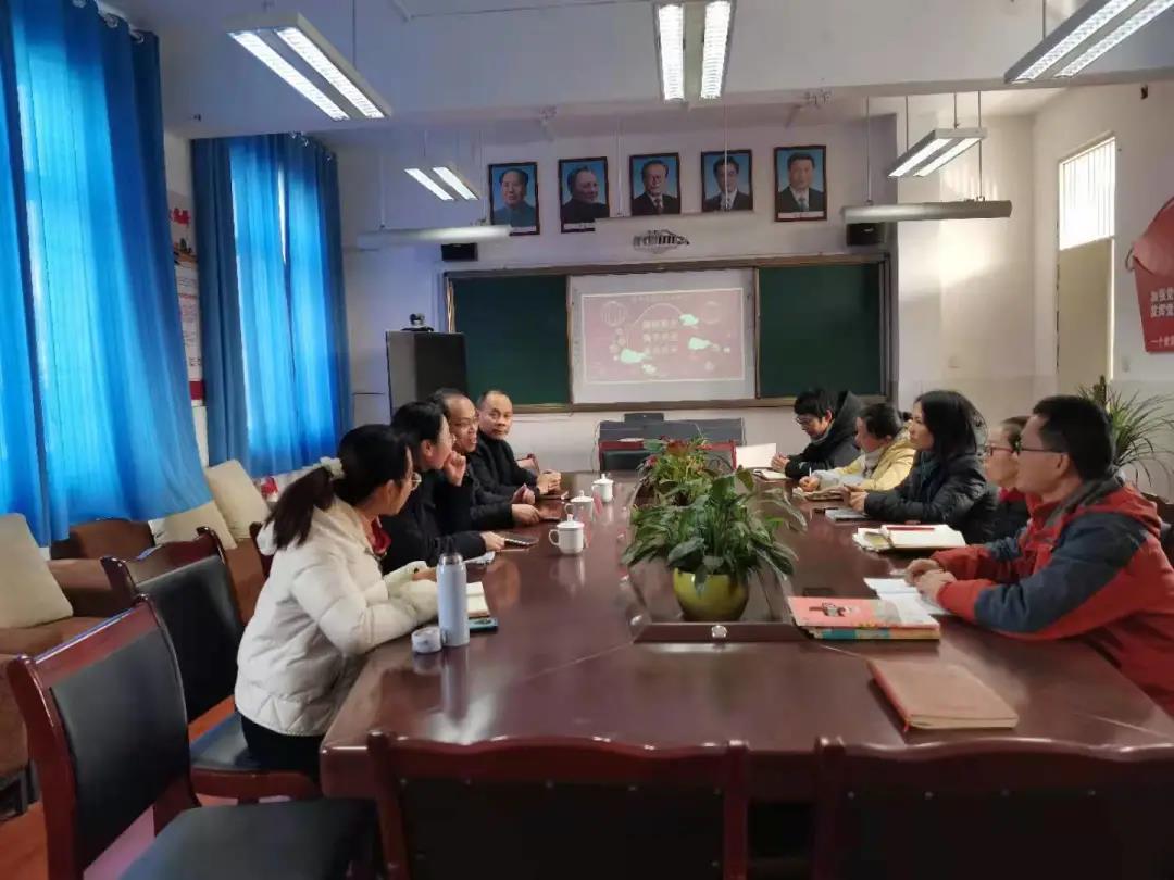 西北中学外国语学校王国贤校长一行到天府新区教科院附中指导交流