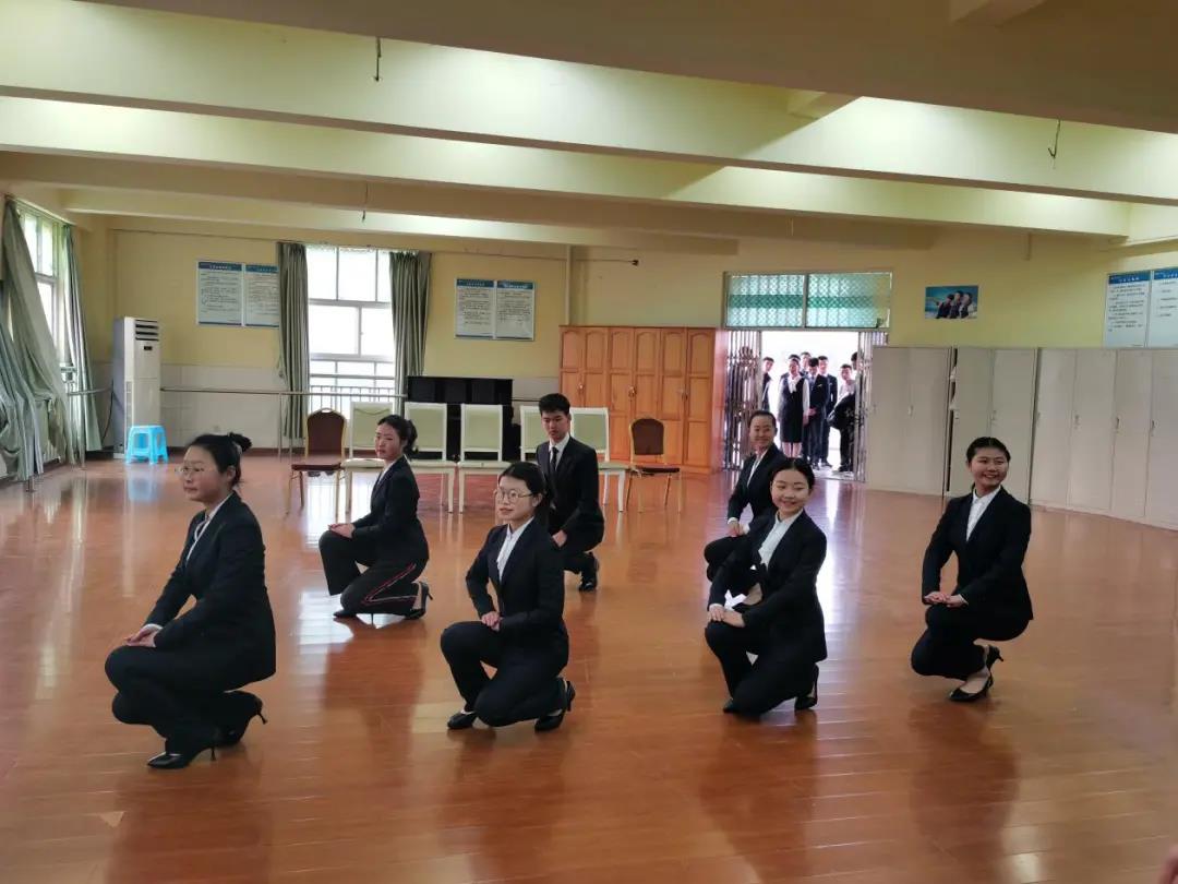 四川天府新区职业学校丨旅游服务与管理专业礼仪展示活动