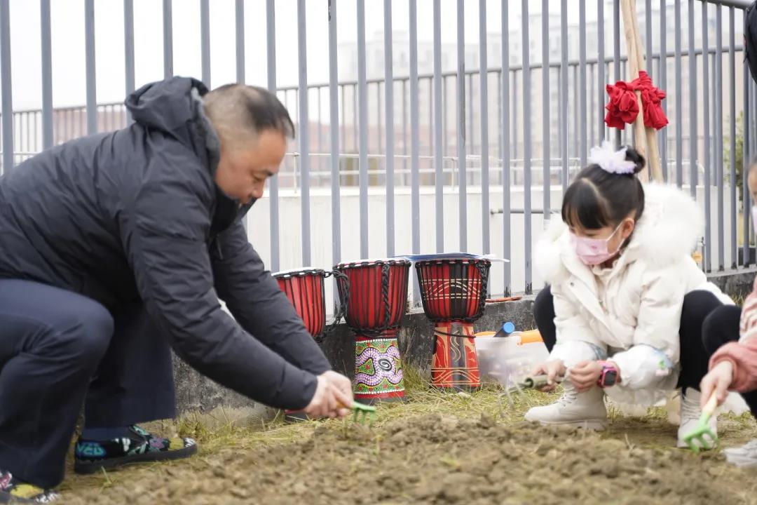 成都高新区朝阳小学丨心有山海，朝阳而行；方寸土地，教育所在