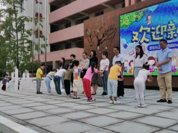 感念师恩 追梦远航 ——成都天府新区三星小学2019年秋开学典礼报道